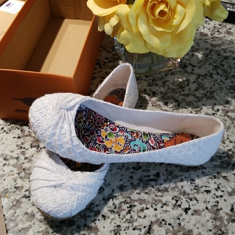 Rocket Dog white lace flats 8